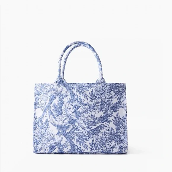 Aritzia Blue and White Patterned Keep Tote Bag Size One - Picture 2 of 10